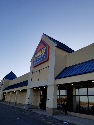 Furniture Store «Ashley HomeStore», reviews and photos, 80 Nardozzi Pl, New Rochelle, NY 10801, USA