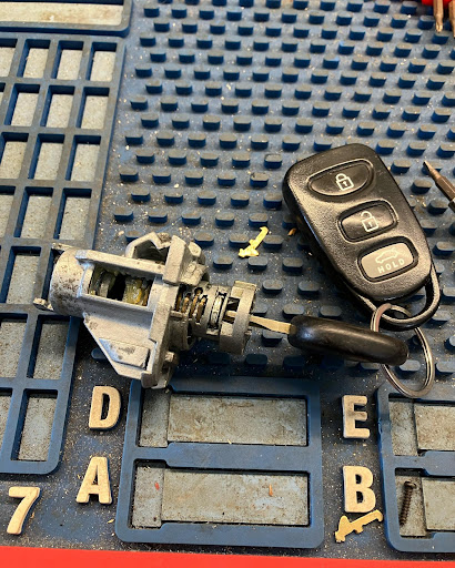 Locksmith «Snap & Crack Locksmith», reviews and photos, 738 E Lincoln Ave, Columbus, OH 43229, USA