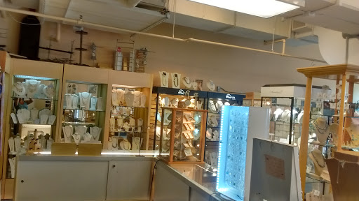 Jewelry Store «Gray Jewelers», reviews and photos, 172 Johns Pass Boardwalk W, Madeira Beach, FL 33708, USA