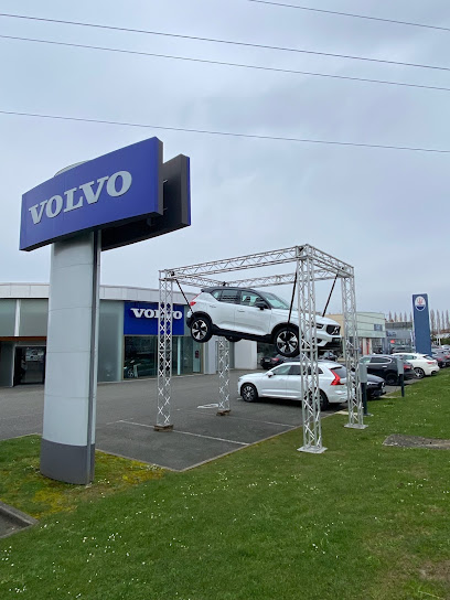 FIRST AUTOMOBILES - Volvo Dealer