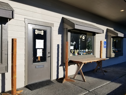 Pet Supply Store «Lucky Dog Outfitters», reviews and photos, 3411 6th Ave, Tacoma, WA 98406, USA