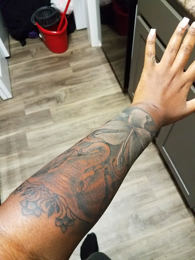 Tattoo Shop «Yes, It Hurts! and American Tradition Tattoos», reviews and photos, 14 SC-128, Beaufort, SC 29906, USA