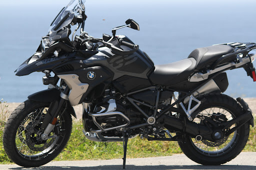Live 100 Moto Motorcycle Rental