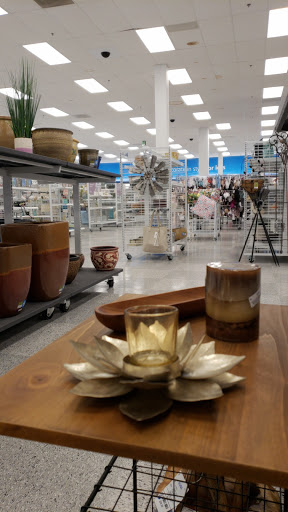 Clothing Store «Ross Dress for Less», reviews and photos, 15301 Manchester Rd, Ballwin, MO 63011, USA