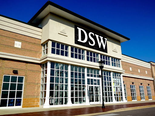 Shoe Store «DSW Designer Shoe Warehouse», reviews and photos, 1820 South Randall Road, Algonquin, IL 60102, USA