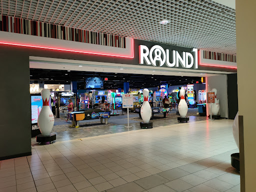 Shopping Mall «North Riverside Park Mall», reviews and photos, 7501 W Cermak Rd, N Riverside, IL 60546, USA