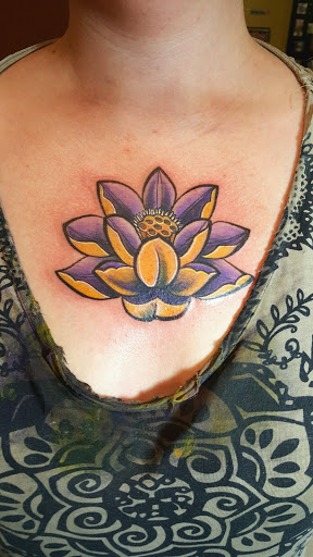 Tattoo Shop «SIGNATURE TATTOO», reviews and photos, 2042 Bailey Rd, Cuyahoga Falls, OH 44221, USA