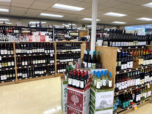 Grocery Store «Harvest Market», reviews and photos, 171 Boatyard Drive, Fort Bragg, CA 95437, USA