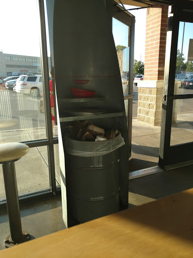 Mexican Restaurant «Chipotle Mexican Grill», reviews and photos, 4402 Montgomery Rd, Cincinnati, OH 45212, USA