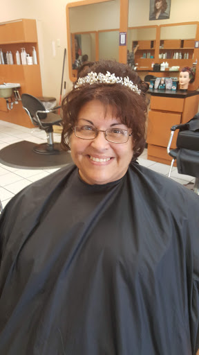 Hair Salon «Famous Hair», reviews and photos, 1584 Marion-Mt Gilead Rd, Marion, OH 43302, USA