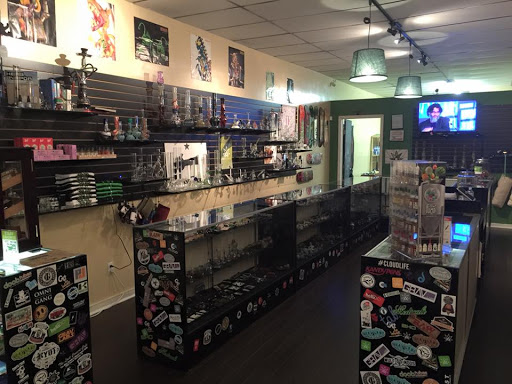 Tobacco Shop «Heights Head Smoke Shop», reviews and photos, 6412 N Main St b, Houston, TX 77009, USA