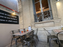 Atmosphère du Restaurant français Le 14 à Vallon-Pont-d'Arc - n°2