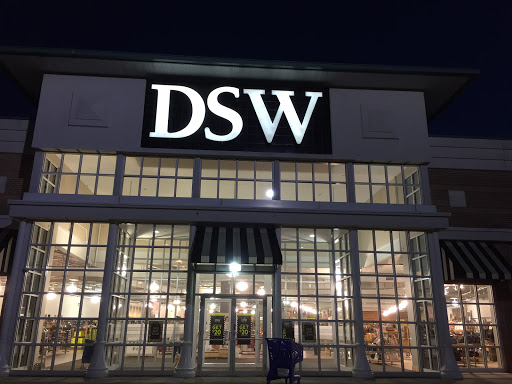 DSW Designer Shoe Warehouse, 3190 Middle Country Rd, Lake Grove, NY 11755, USA, 