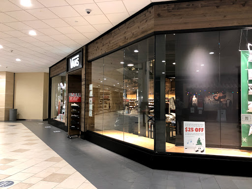 Shoe Store «Vans», reviews and photos, 14200 E Alameda Ave #1015a, Aurora, CO 80012, USA