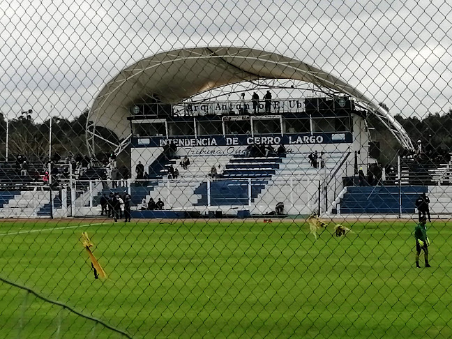 Opiniones de Estadio Municipal Arquitecto Antonio Eleuterio Ubilla en Melo - Arquitecto
