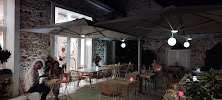 Atmosphère du Restaurant gastronomique R.mana | Restaurant Boutique (77) à Vaux-le-Pénil - n°10