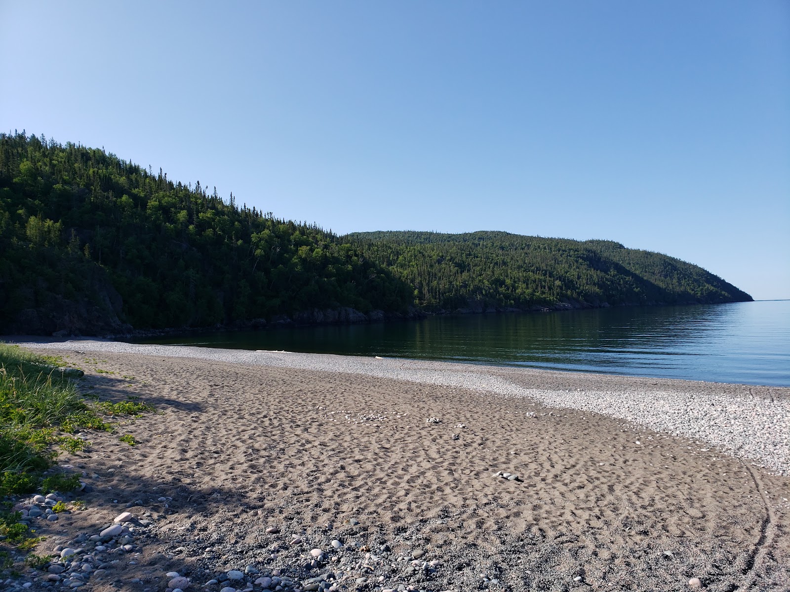 Foto di Schreiber Beach con una superficie del ciottoli grigi