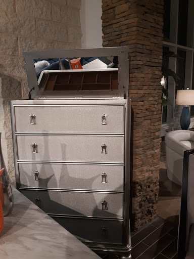 Furniture Store «Rooms To Go & Rooms To Go Kids Furniture Store - Mobile», reviews and photos, 3720 Airport Blvd, Mobile, AL 36608, USA