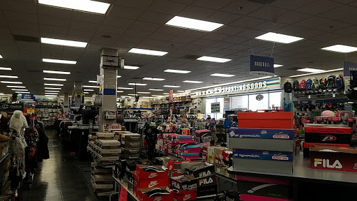 Sporting Goods Store «Big 5 Sporting Goods», reviews and photos, 685 Tucker Rd, Tehachapi, CA 93561, USA