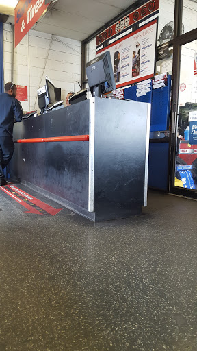 Auto Parts Store «Pep Boys Auto Parts & Service», reviews and photos, 1804 University Blvd E, Hyattsville, MD 20783, USA