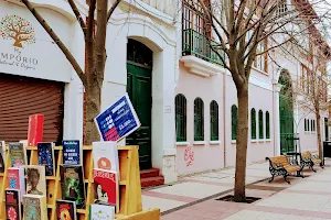 Café Literario "Al Lado Del Museo" image