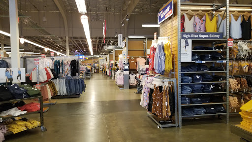 Clothing Store «Old Navy», reviews and photos, 3115 SW Cedar Hills Blvd, Beaverton, OR 97005, USA