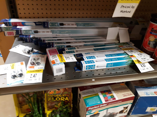 Pet Supply Store «Pet Supplies Plus», reviews and photos, 1791 W Columbia Ave, Battle Creek, MI 49015, USA