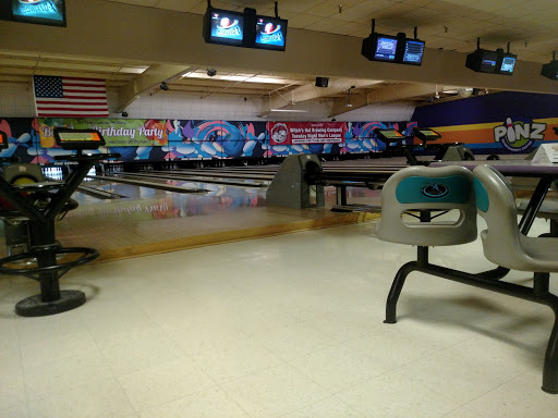 Bowling Alley «Pinz Bowling Center», reviews and photos, 700 N Lafayette St, South Lyon, MI 48178, USA