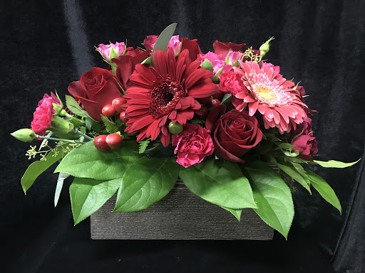 D & L Roses, 7280 N Blackstone Ave, Pinedale, CA 93650, USA, 