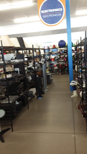 Thrift Store «Higley & Queen Creek Goodwill Retail Store & Donation Center», reviews and photos, 4570 S Higley Rd, Gilbert, AZ 85297, USA