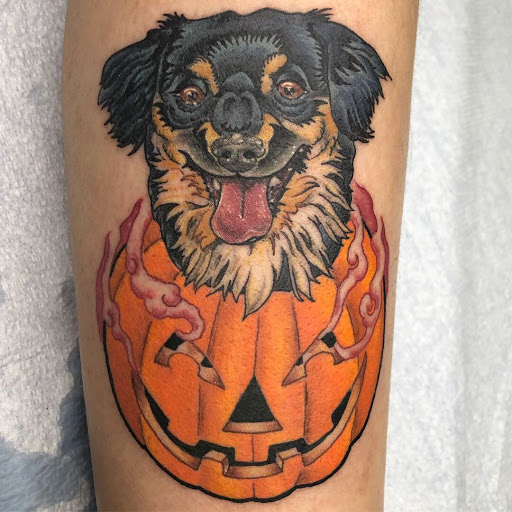 Tattoo Shop «Iron Crown Tattoo», reviews and photos, 380 Foam St, Monterey, CA 93940, USA