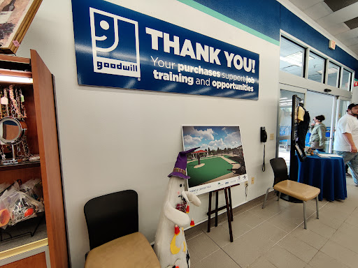 Thrift Store «Lake Hallie Goodwill Retail Store & Training Center», reviews and photos, 2759 S Prairie View Rd, Chippewa Falls, WI 54729, USA