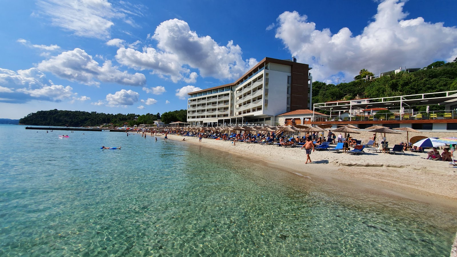 Zdjęcie Kalithea beach z proste i długie