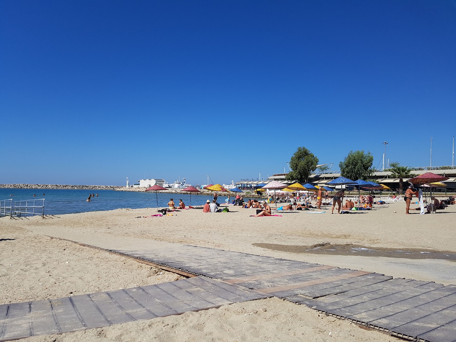 Foto di Kusadasi beach IV con una superficie del sabbia beige