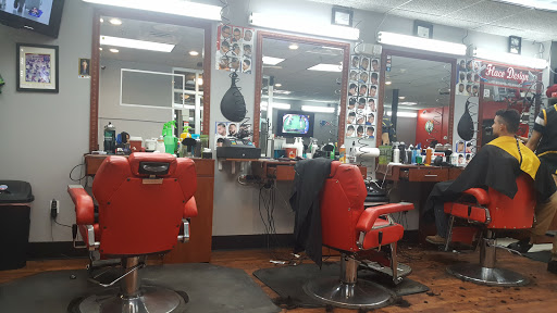 Barber Shop «Los Compadres Barber Shop», reviews and photos, 314 Moody St, Waltham, MA 02452, USA