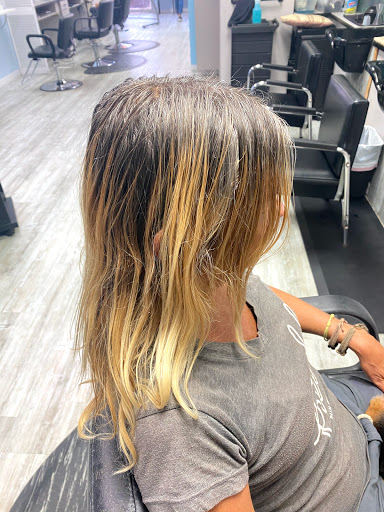 Beauty Salon «Beach Beauty Salon», reviews and photos, 3167 E Atlantic Blvd, Pompano Beach, FL 33062, USA
