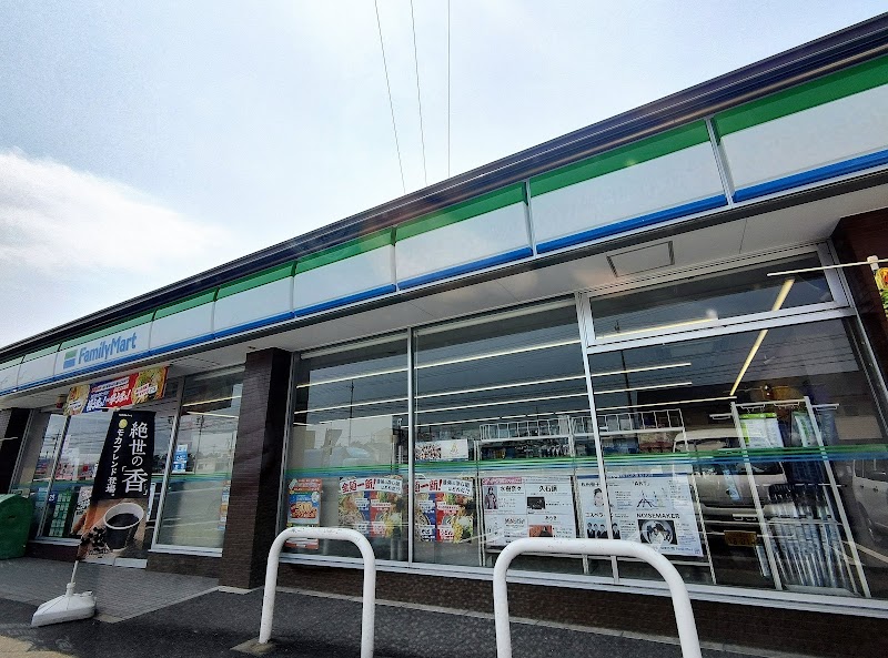 ファミリーマート 高浜新田店