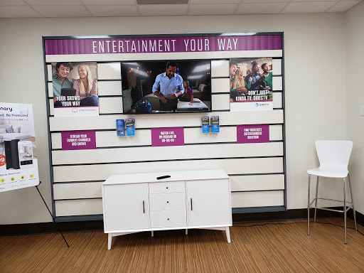 Internet Service Provider «Windstream Retail Store», reviews and photos, 206 White Ave S E, Live Oak, FL 32064, USA