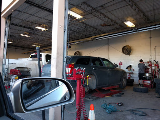 Tire Shop «Discount Tire Store - Lubbock, TX», reviews and photos, 1702 Avenue Q, Lubbock, TX 79401, USA