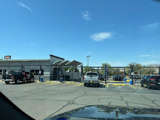 Mister Car Wash in El Paso