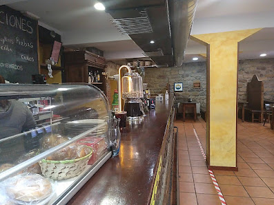 Bar Restaurante Dos Valles Av. General, 244, 39450 Arenas de Iguña, Cantabria, España
