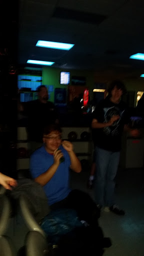 Bowling Alley «Mt Hood Lanes», reviews and photos, 2311 E Powell Blvd, Gresham, OR 97080, USA