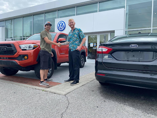 Used Car Dealer «Volkswagen of Clarksville», reviews and photos, 406 E Lewis and Clark Pkwy, Clarksville, IN 47129, USA