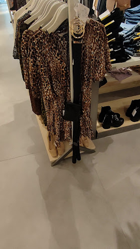 Comentarii opinii despre Massimo Dutti