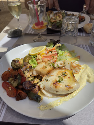 Côté court Restaurant Bar Piscine à La Grande-Motte