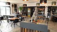 Atmosphère du Restaurant Brasserie Le Grand L à Albaret-Sainte-Marie - n°10