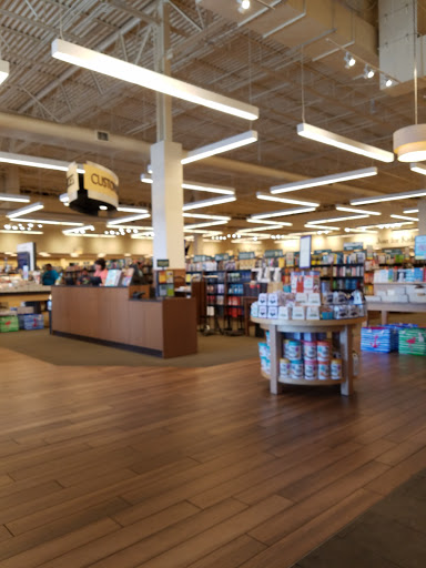 Book Store «Barnes & Noble Booksellers El Paso/Fountains at Farah», reviews and photos, 8889 Gateway Blvd W #120, El Paso, TX 79925, USA