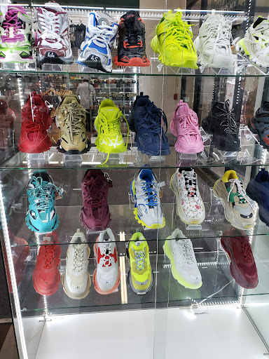 Discount Store «Greenbriar Discount Mall», reviews and photos, 2975 Headland Dr SW, Atlanta, GA 30311, USA