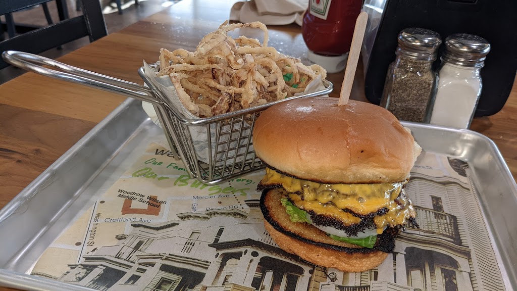 Wahlburgers HyVee Lincoln, NE 68521 Menu, Hours, Reviews and Contact