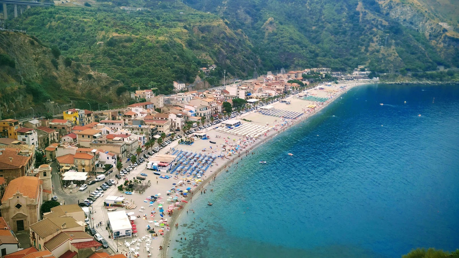 Spiaggia Di Scilla'in fotoğrafı kısmen tatil bölgesi